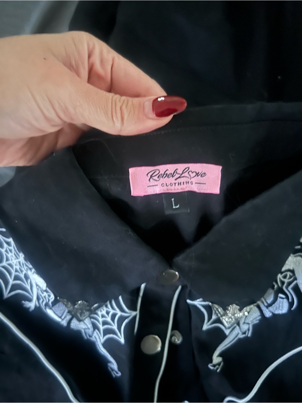 Outlaw dress in Black Widow - Picture 4 of 5